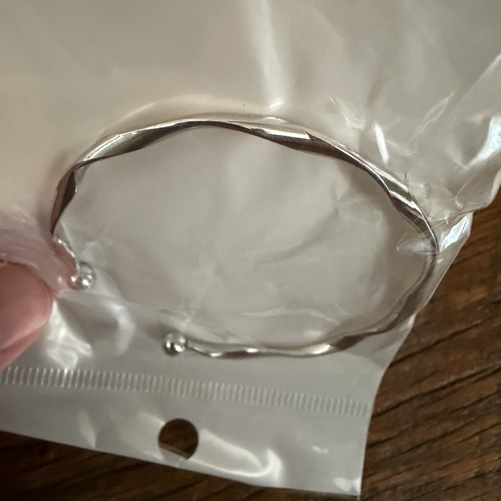 NIB! Elegant Silver Bangle Bracelet